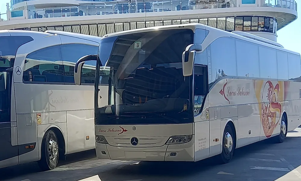 noleggio-pullman-56-posti-a-pavia
