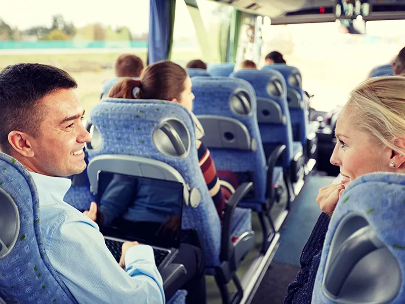 trasporto-di-gruppi-numerosi-con-mezzi-da-pavia